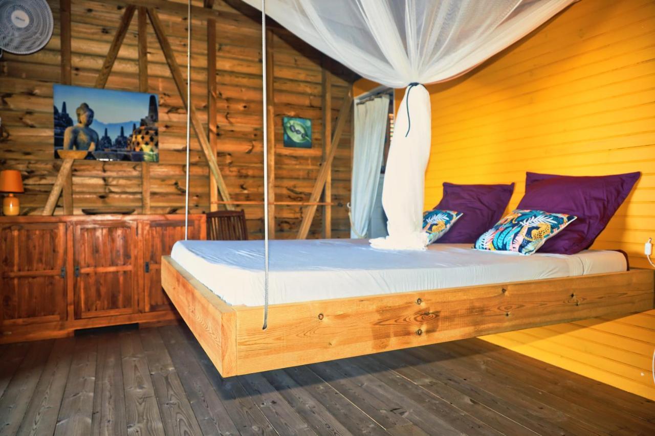 Ti Kaz Anoli Cottage En Bois Avec Vue Sur La Baie Terre-de-Bas Экстерьер фото